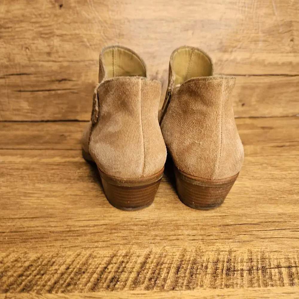Jack Rogers Peyton Tan Suede ankle boot size 7M side zip